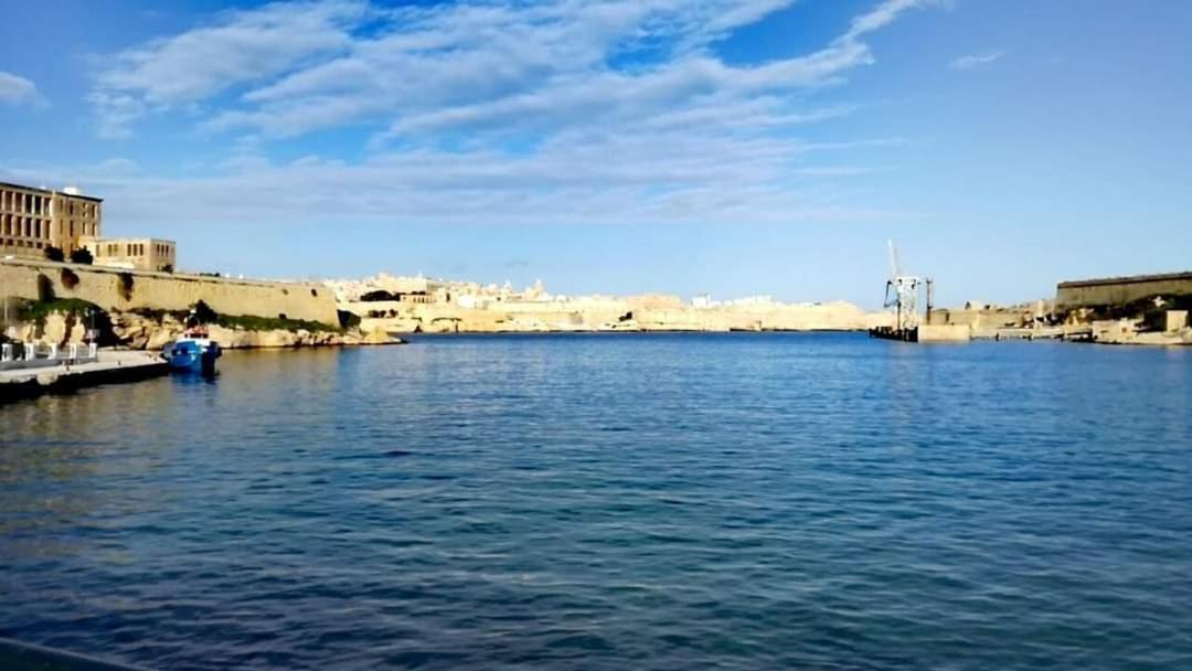 1500 Little Pink House In Kalkara Creek Villa Exterior photo
